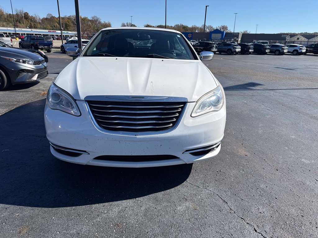 Used 2013 Chrysler 200 Limited FWD image 8
