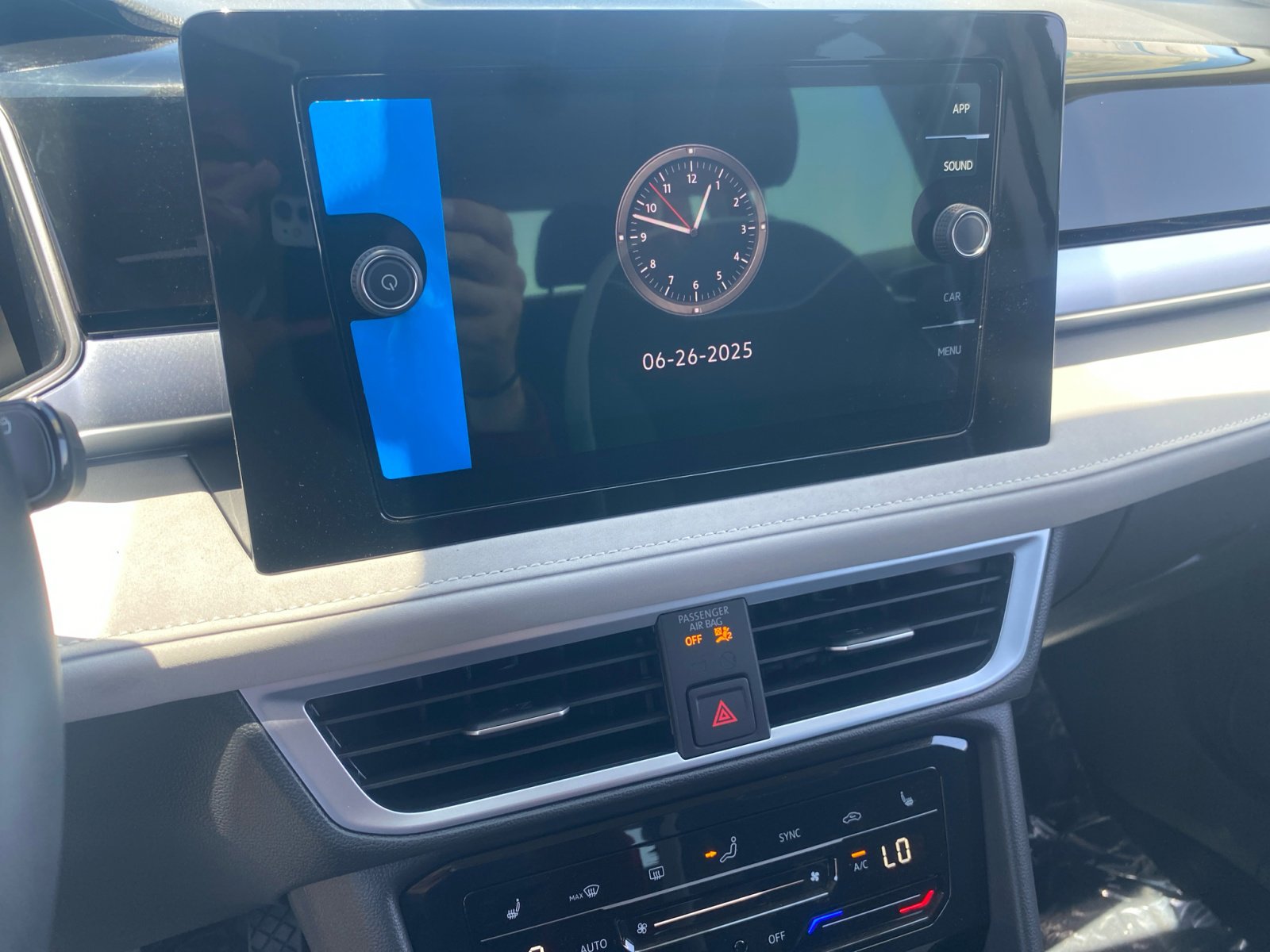 New 2025 Volkswagen Taos SE image 26