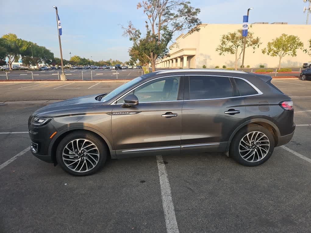 Used 2019 Lincoln Nautilus Reserve w/ Driver Assistance Package FWD image 4
