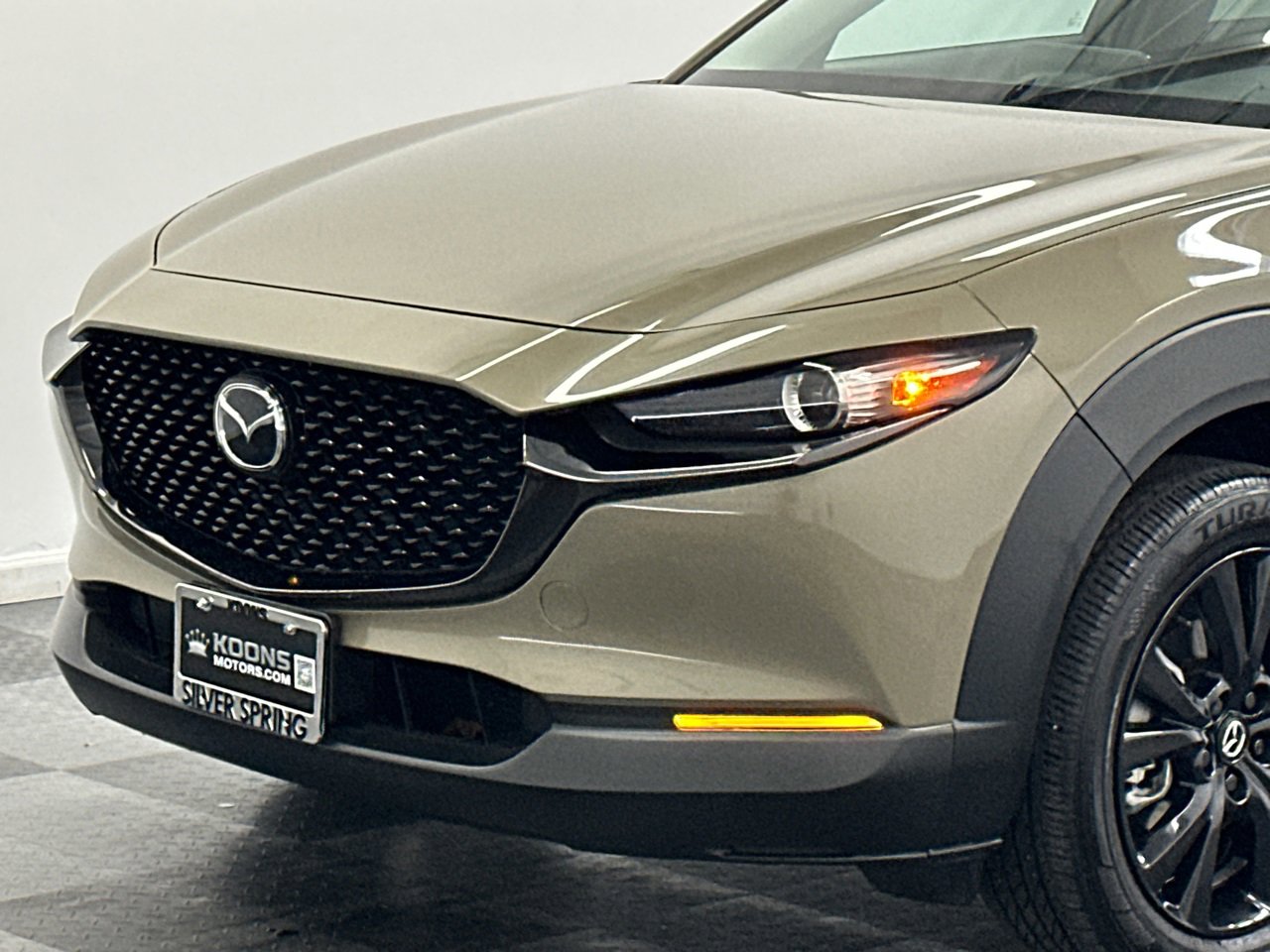 Used 2025 MAZDA CX-30 Carbon video 2