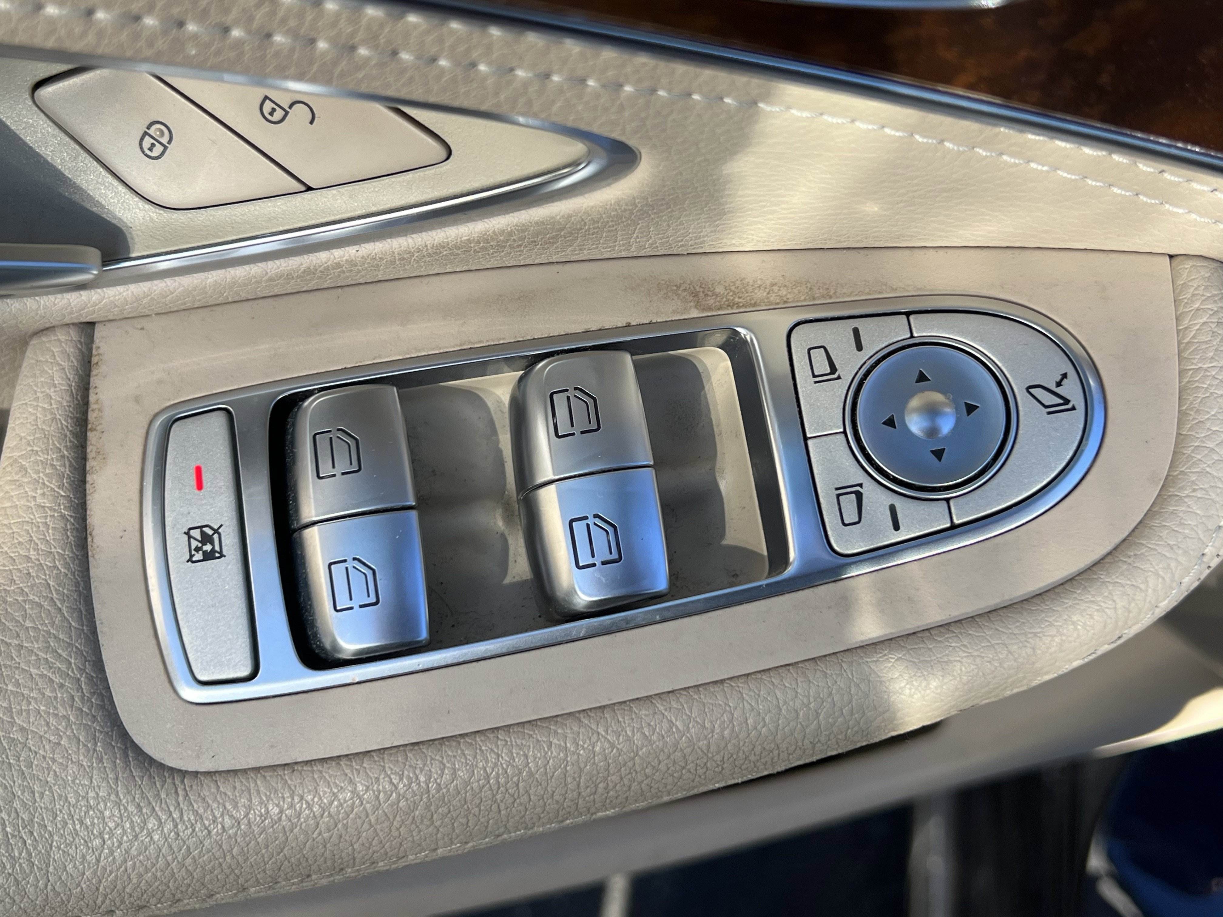 Used 2015 Mercedes-Benz C 300 4MATIC Sedan image 15