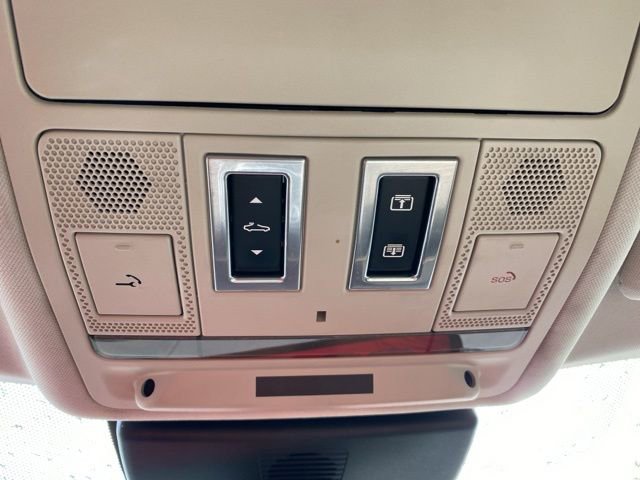 Used 2017 Jaguar XF Premium image 50