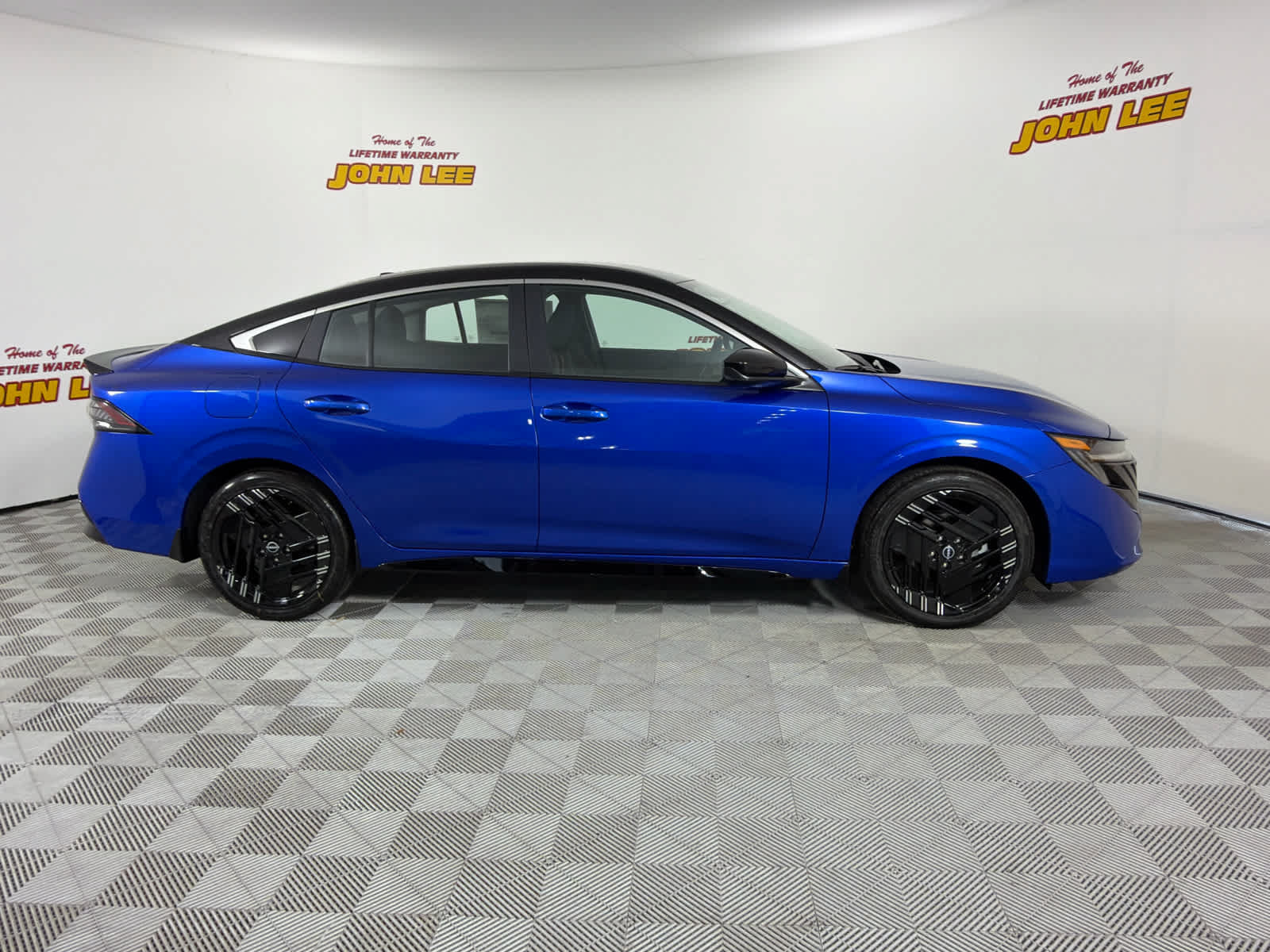 New 2027 Nissan Sentra SR w/ Floor Mat Package FWD image 7