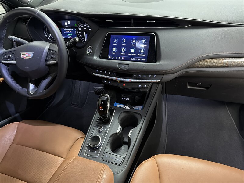 Used 2021 Cadillac XT4 Premium Luxury FWD image 38