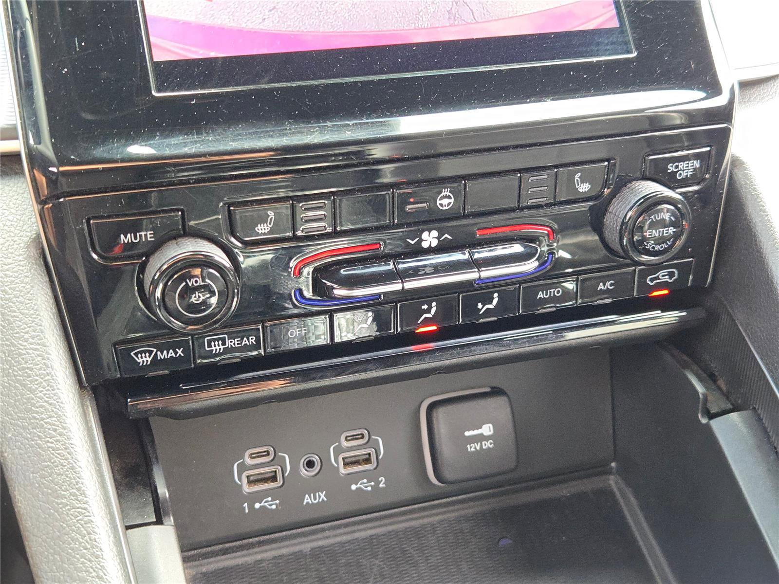 Certified 2024 Jeep Grand Cherokee Altitude image 32