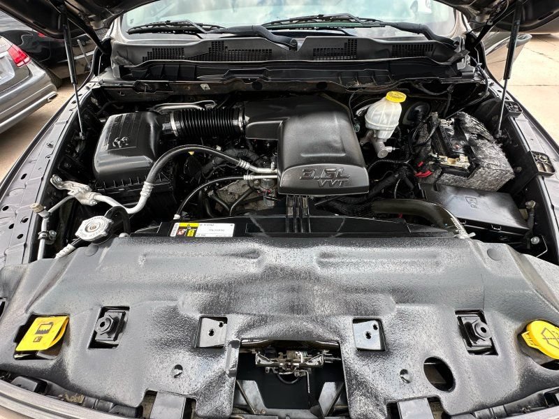 Used 2018 RAM 1500 Express AWD/4WD image 27