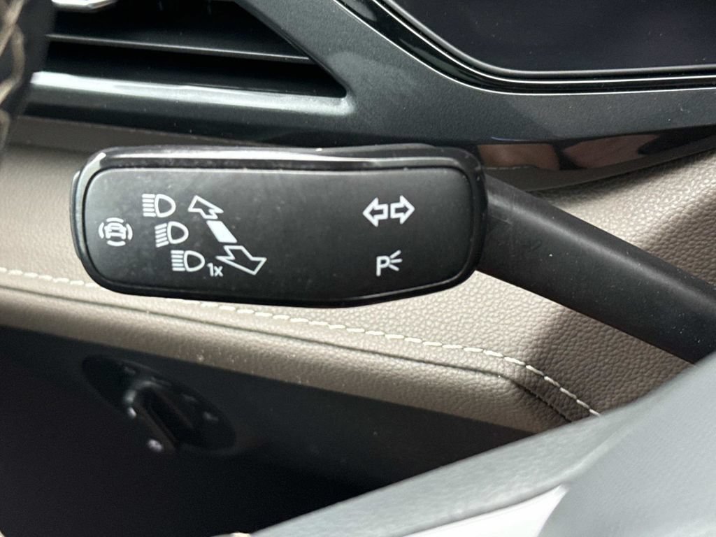 Used 2023 Volkswagen Taos SEL AWD/4WD image 23