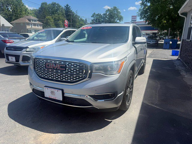 Used 2019 GMC Acadia Denali w/ Technology Package AWD/4WD image 3
