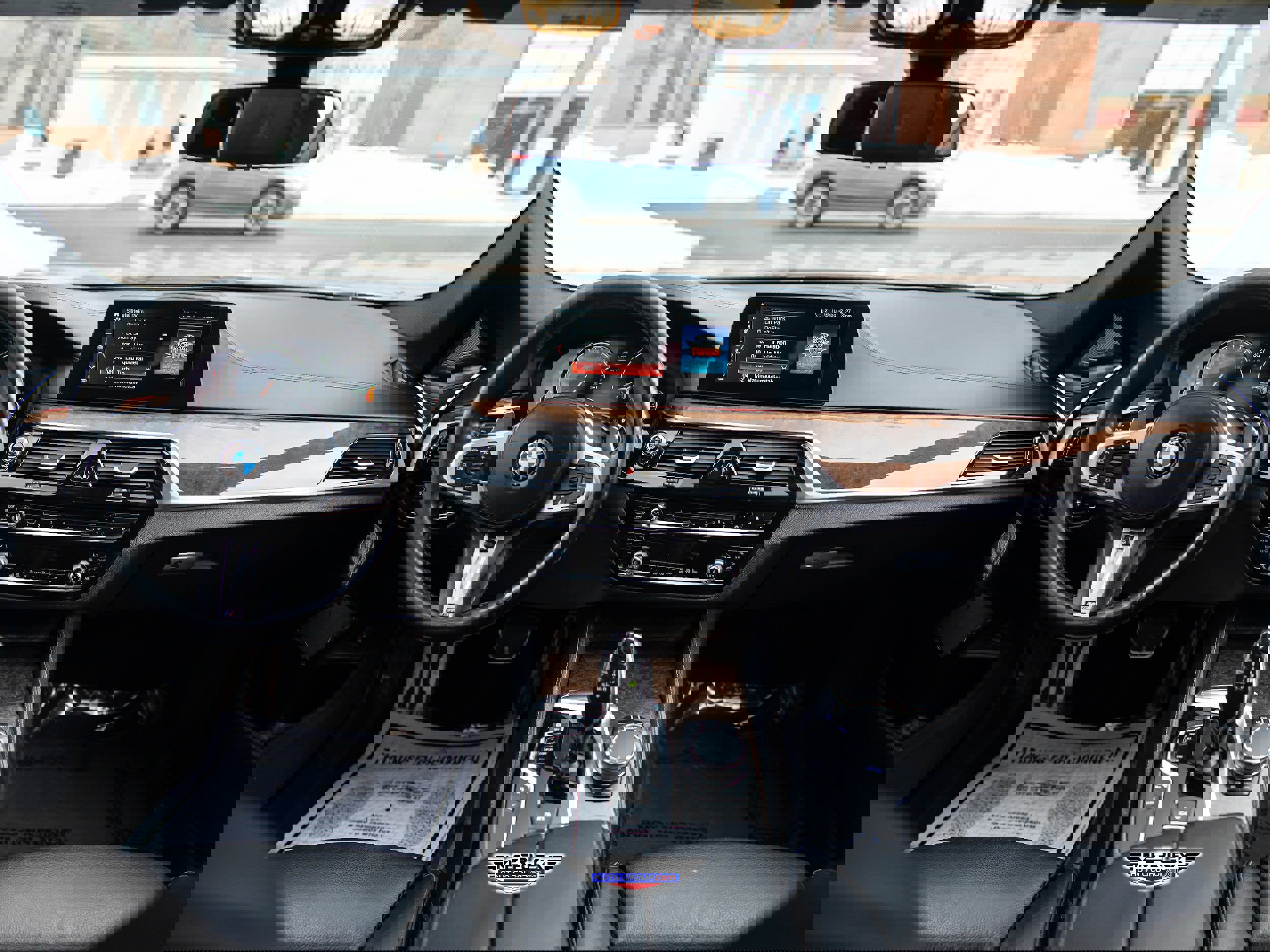 Used 2018 BMW 540i xDrive w/ M Sport Package image 14