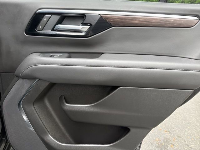 Used 2025 Chevrolet Tahoe LT AWD/4WD image 28
