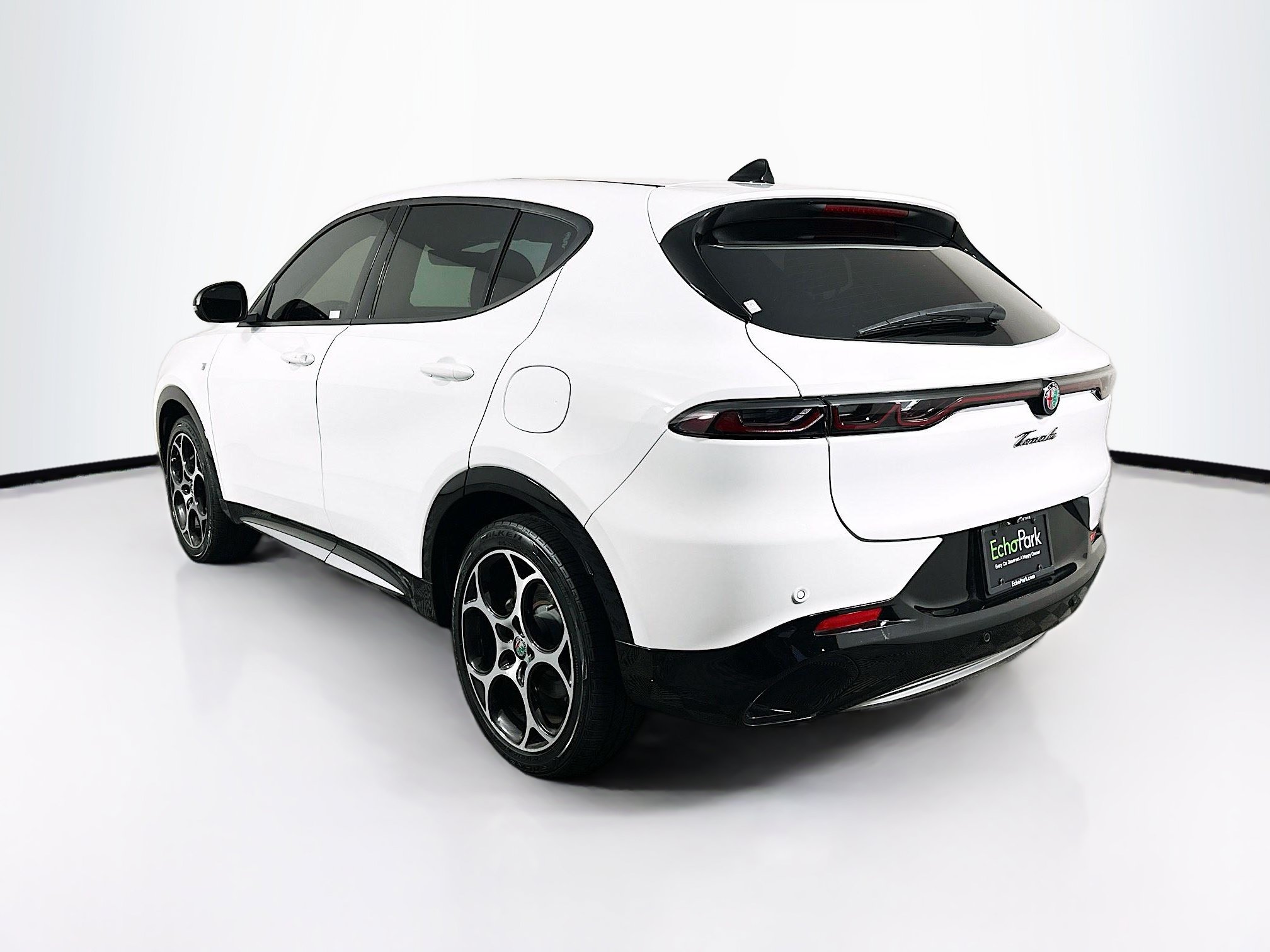 Used 2024 Alfa Romeo Tonale Ti w/ Premium Interior Package AWD/4WD image 5