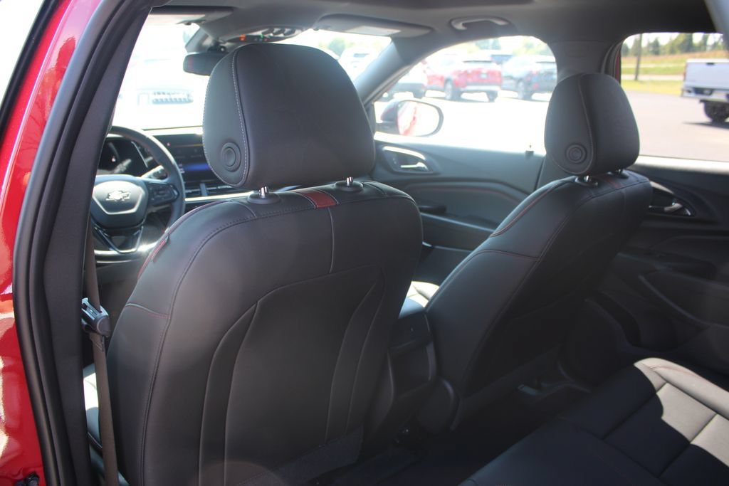 New 2026 Chevrolet Trax RS w/ Sunroof Package FWD image 27