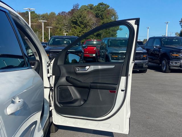 New 2025 Ford Escape SE w/ PHEV Premium Package image 35