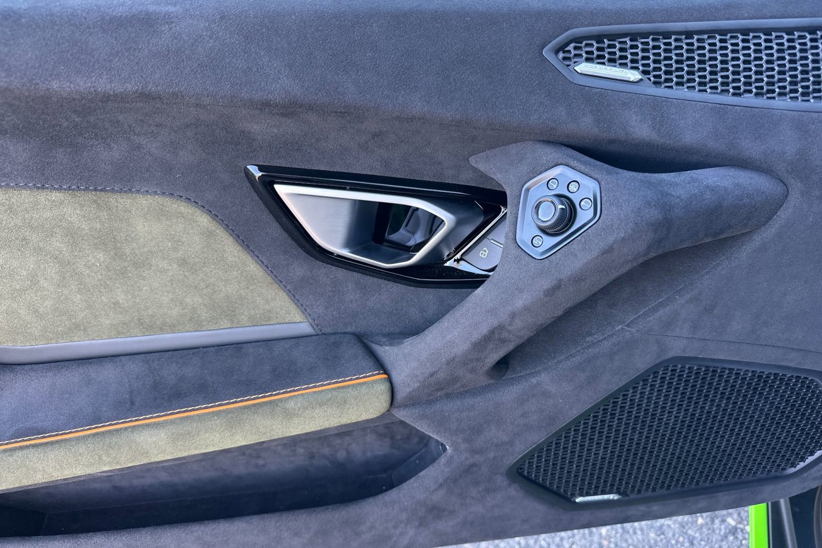 Used 2024 Lamborghini Huracan Sterrato image 12