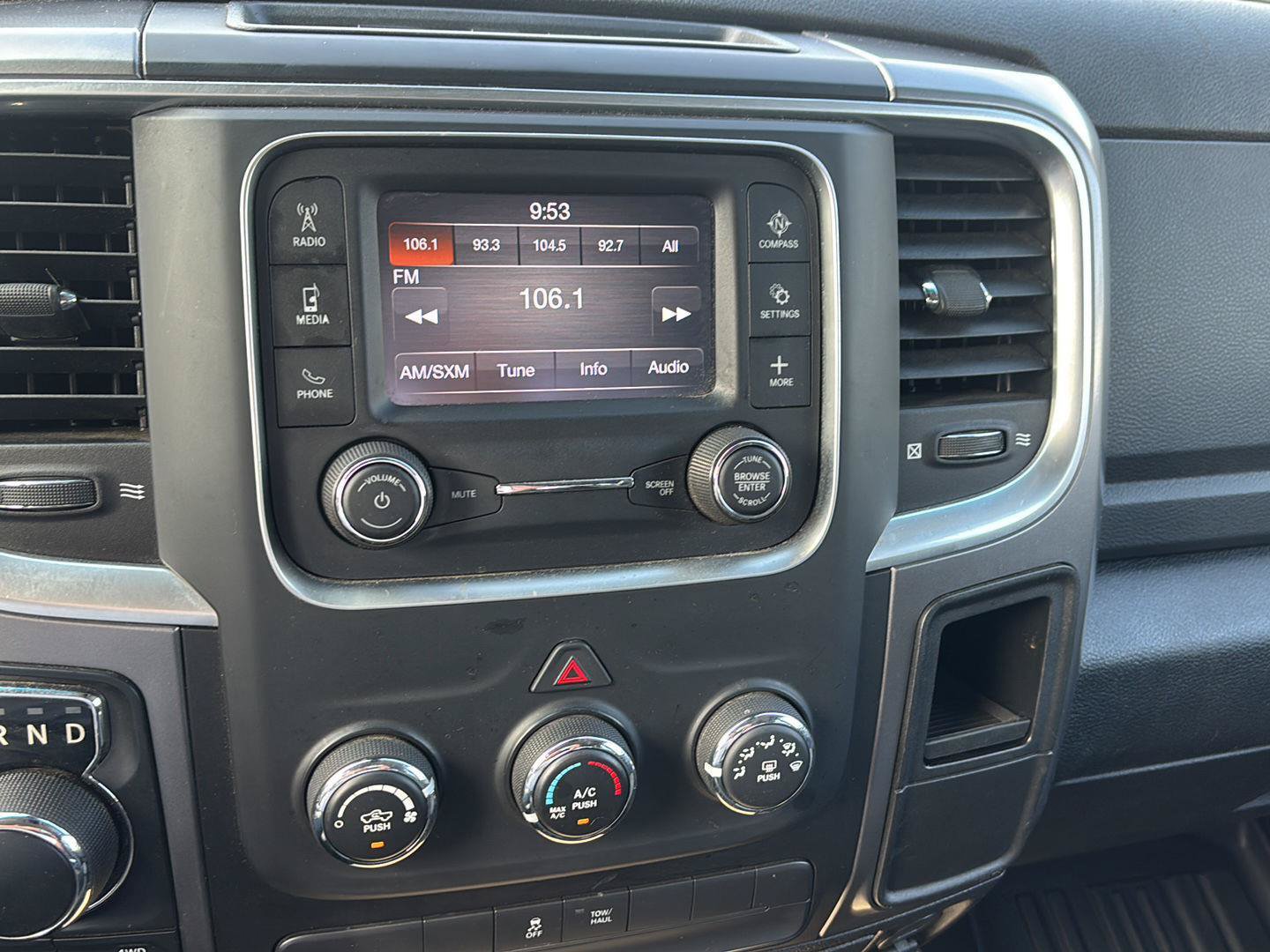 Used 2021 RAM 1500 Classic SLT AWD/4WD image 18