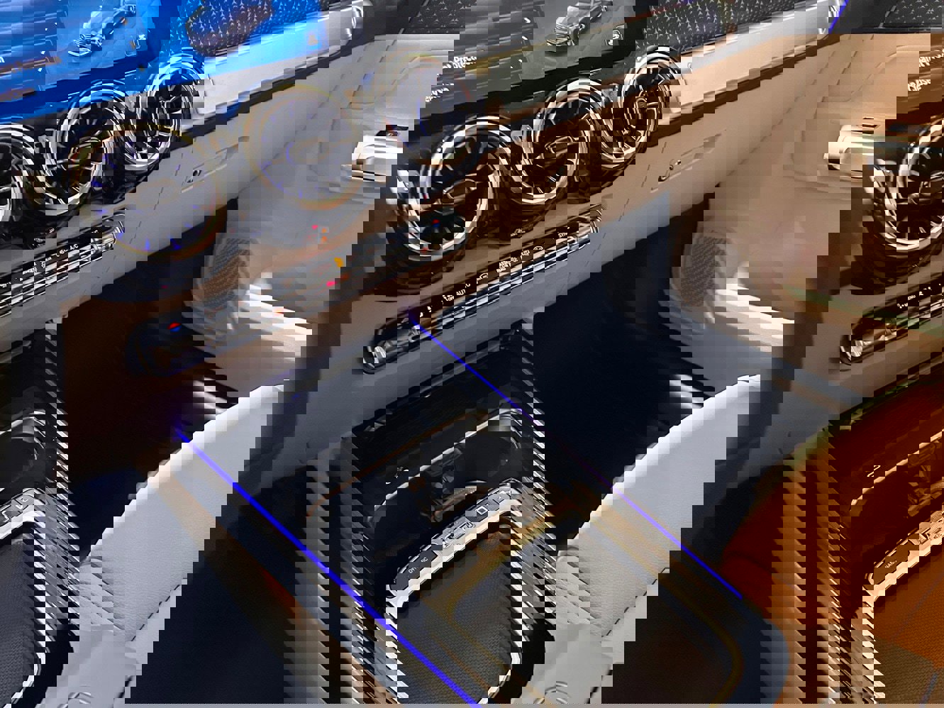 New 2025 Mercedes-Benz GLB 250 4MATIC image 12