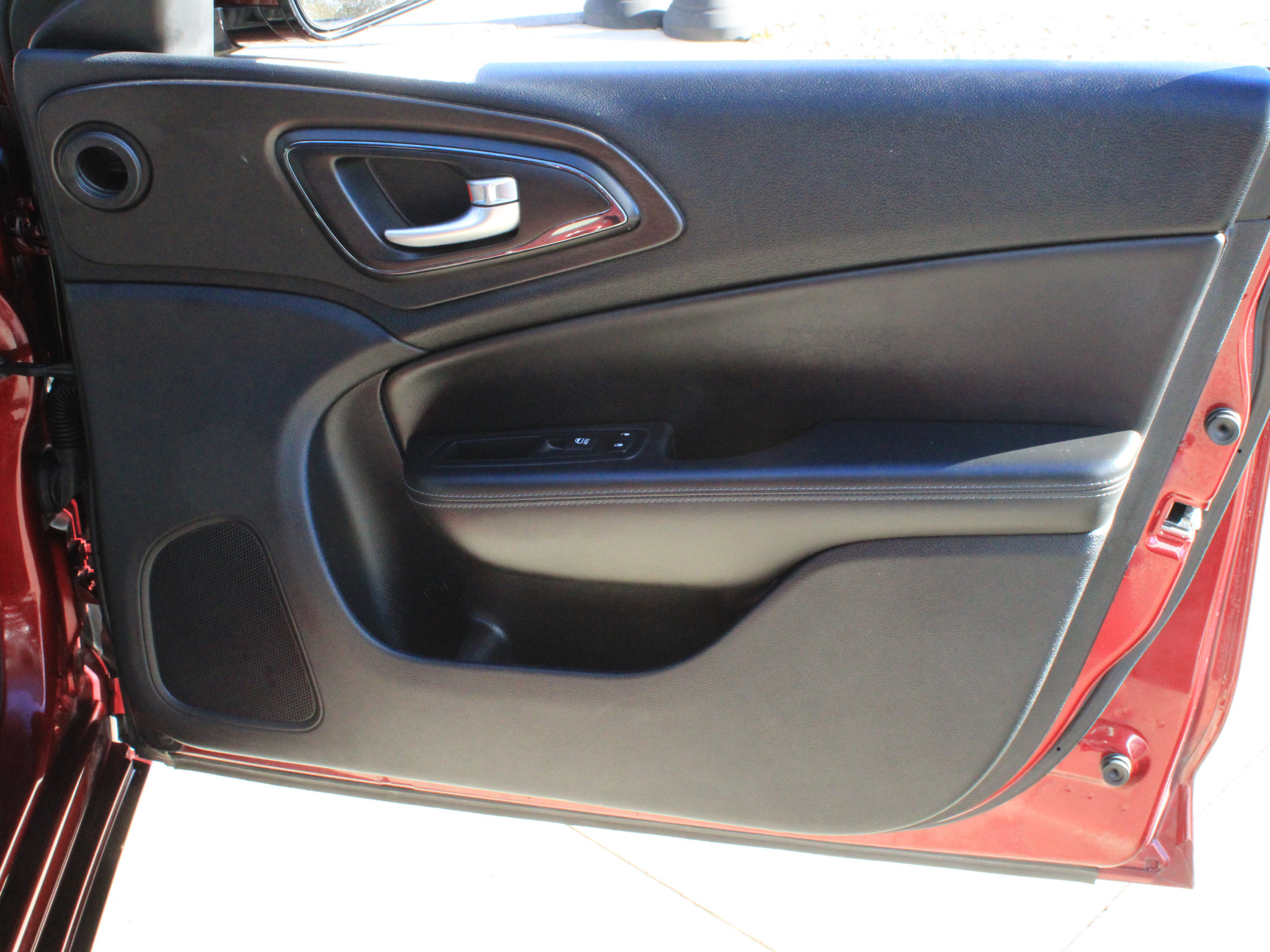 Used 2016 Chrysler 200 S w/ Comfort Group FWD image 22