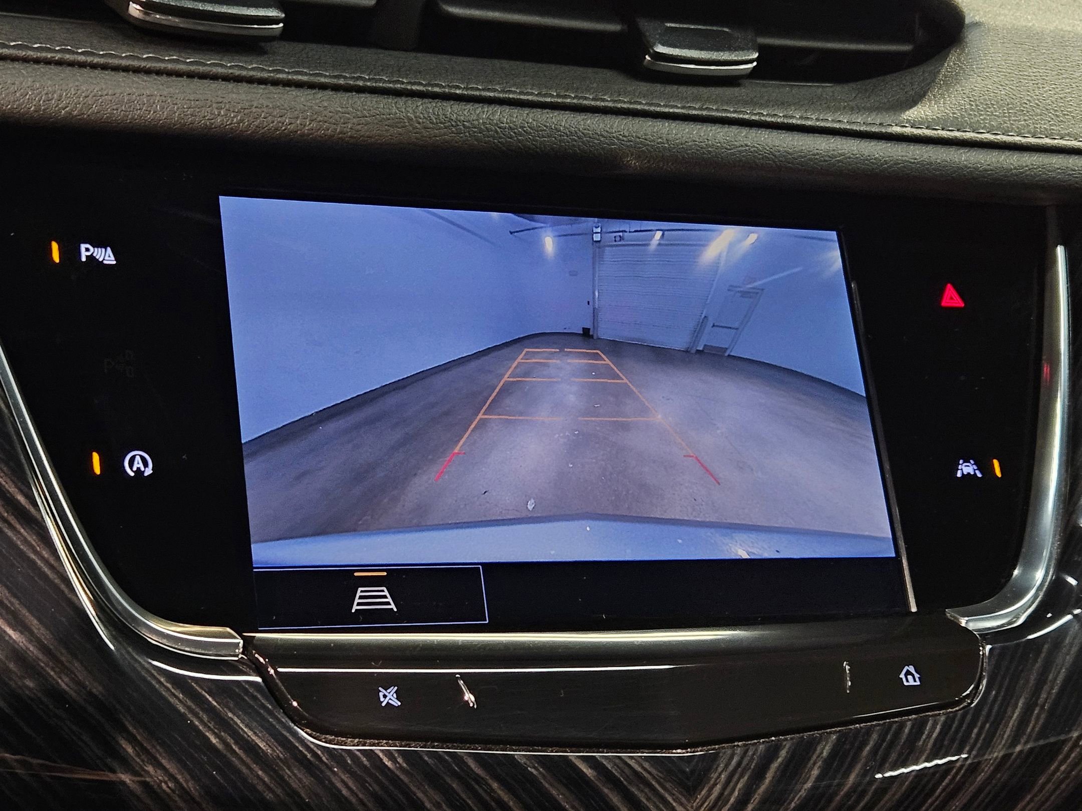 Used 2025 Cadillac XT6 Premium Luxury image 31