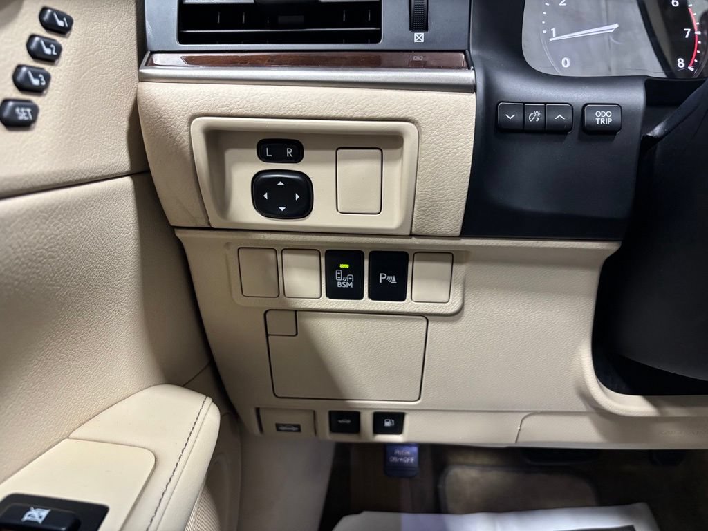 Used 2014 Lexus ES 350 w/ Luxury Package FWD image 17