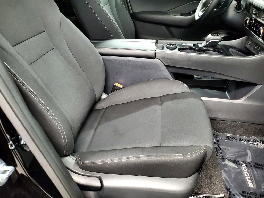 Used 2024 Nissan Rogue S AWD/4WD image 22