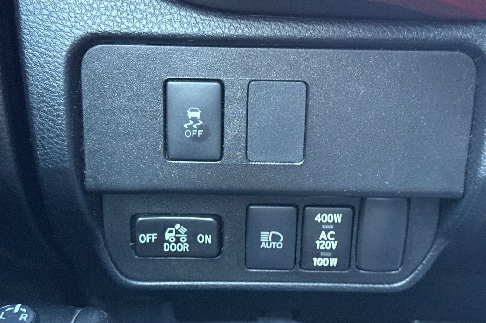 Used 2020 Toyota Tacoma TRD Sport w/ TRD Premium Sport Package AWD/4WD image 40