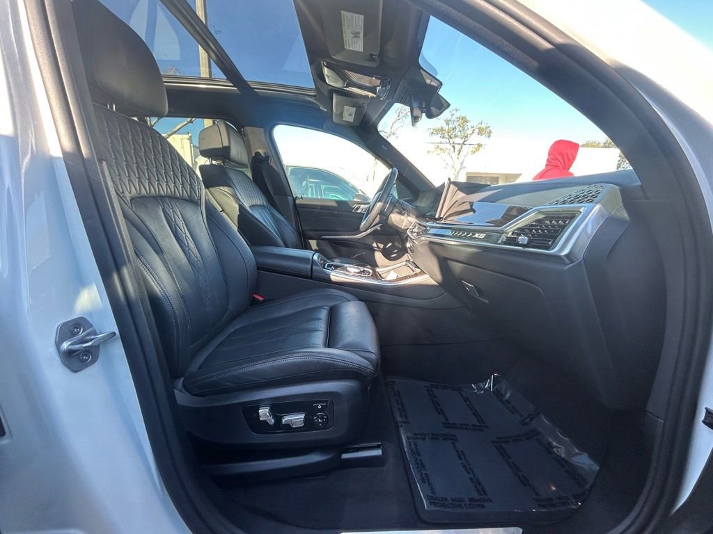 Used 2025 BMW X5 xDrive50e image 22