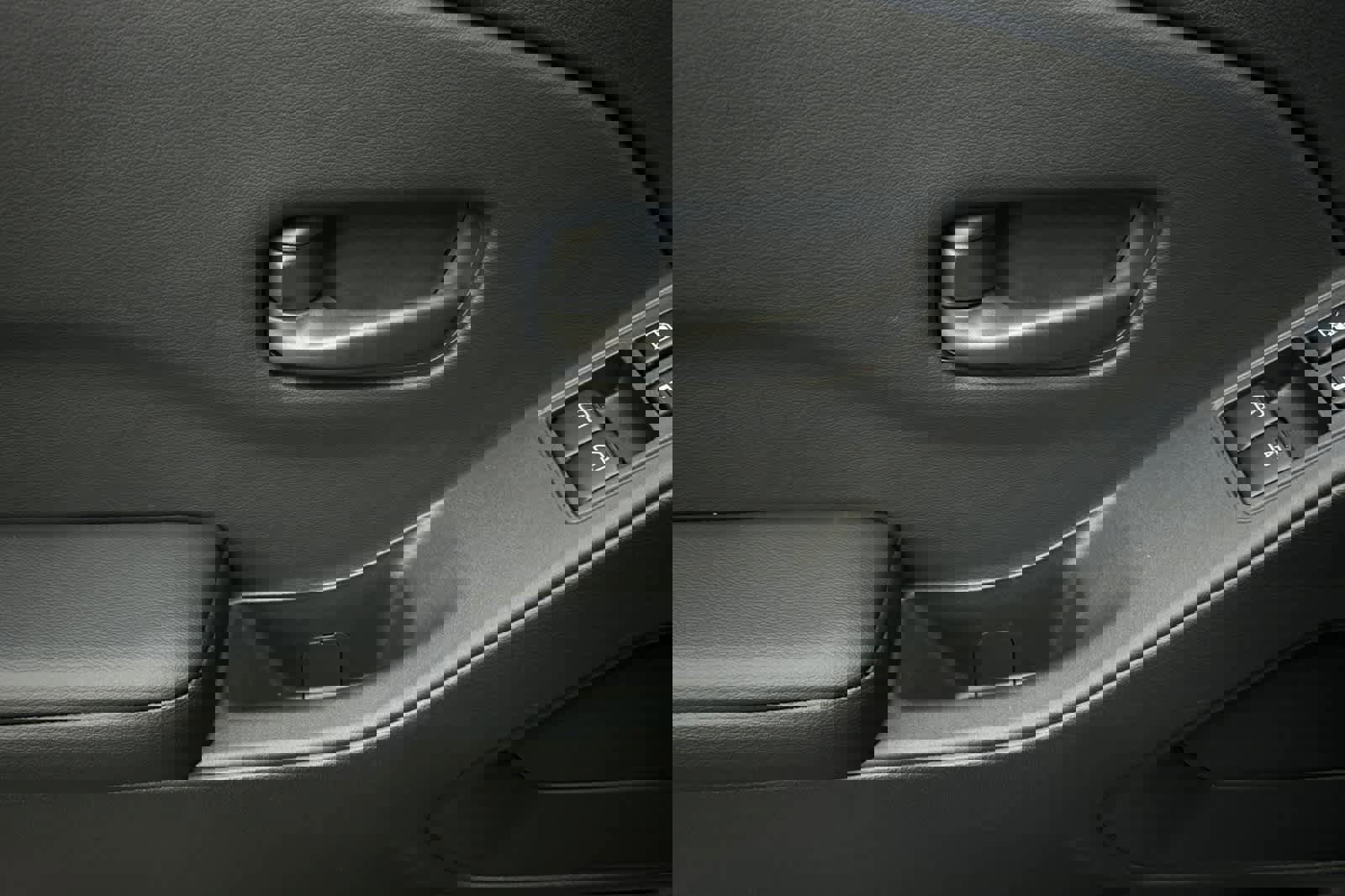 New 2026 Nissan Frontier S image 13