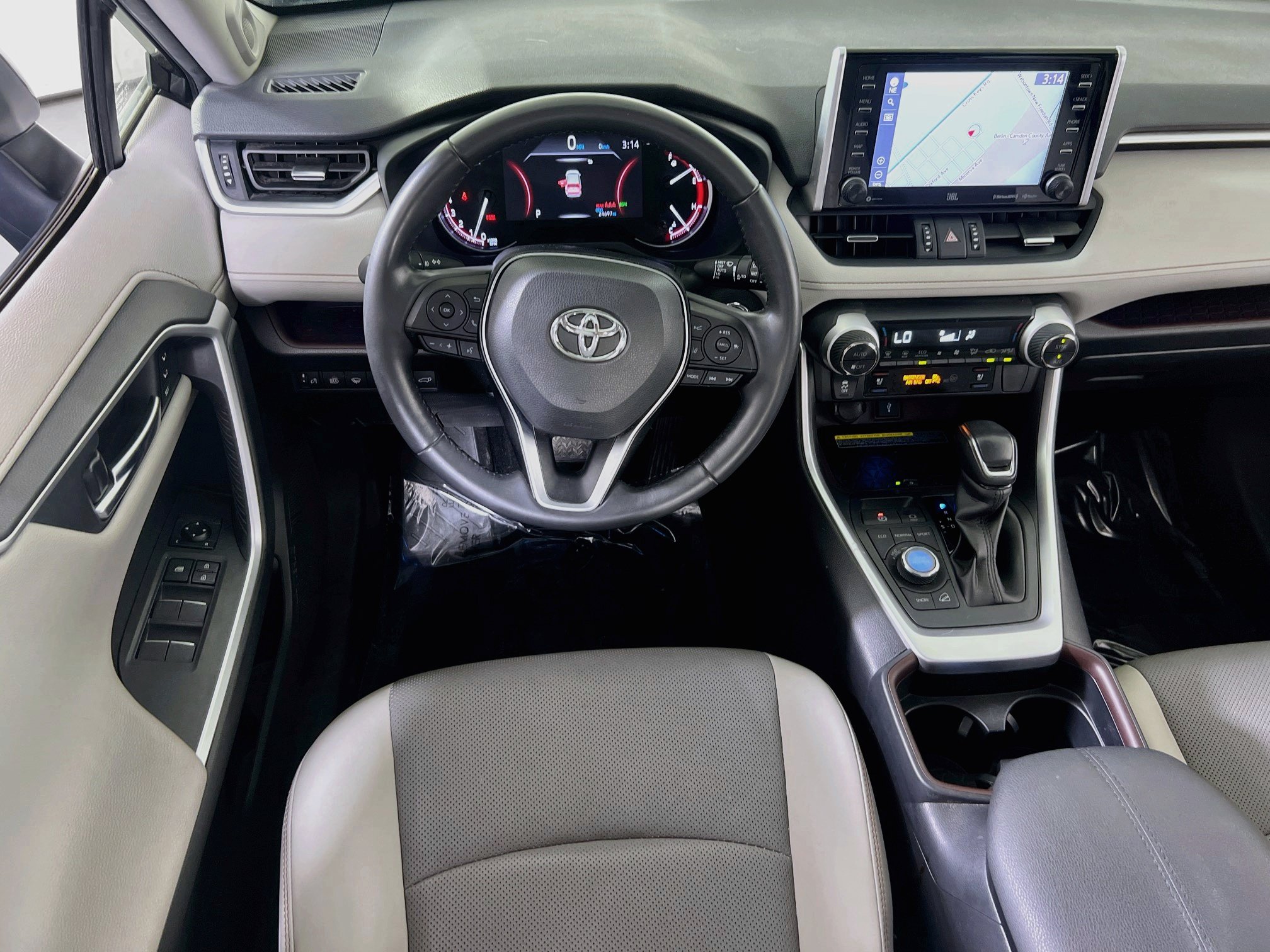 Used 2020 Toyota RAV4 Limited AWD/4WD image 22