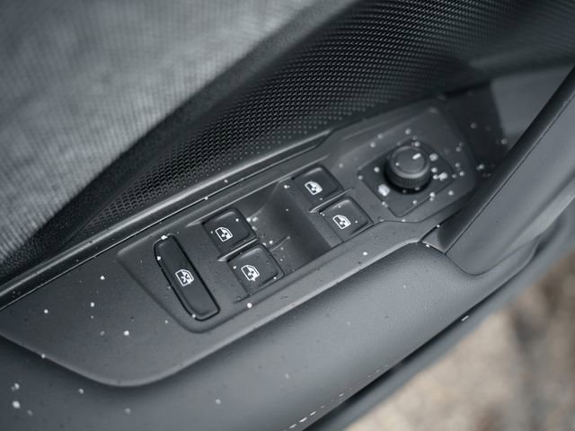 Used 2025 Volkswagen Tiguan S w/ 18" Wheel Package image 14