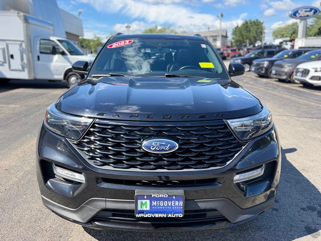 Used 2023 Ford Explorer ST-Line w/ Class IV Trailer Tow Package AWD/4WD image 13
