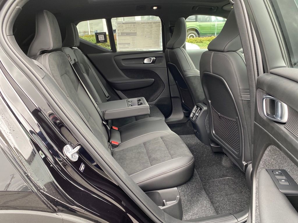 New 2024 Volvo XC40 Recharge Ultimate w/ Protection Package Premier image 35
