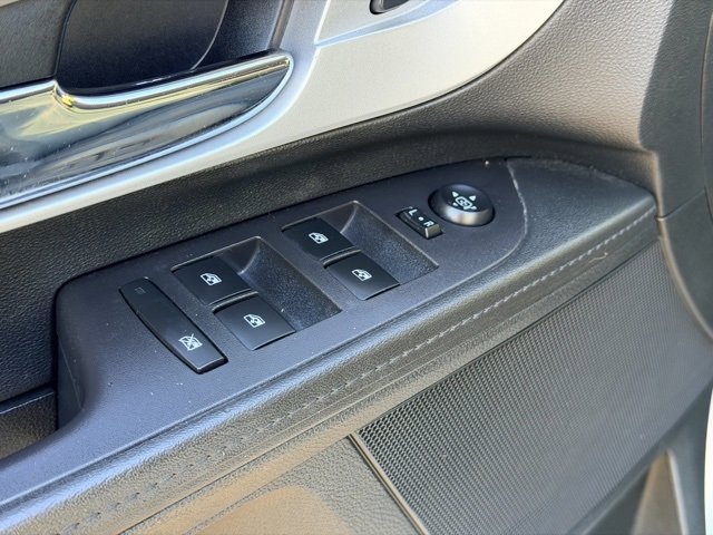 Used 2017 Chevrolet Equinox LT w/ Convenience Package image 18