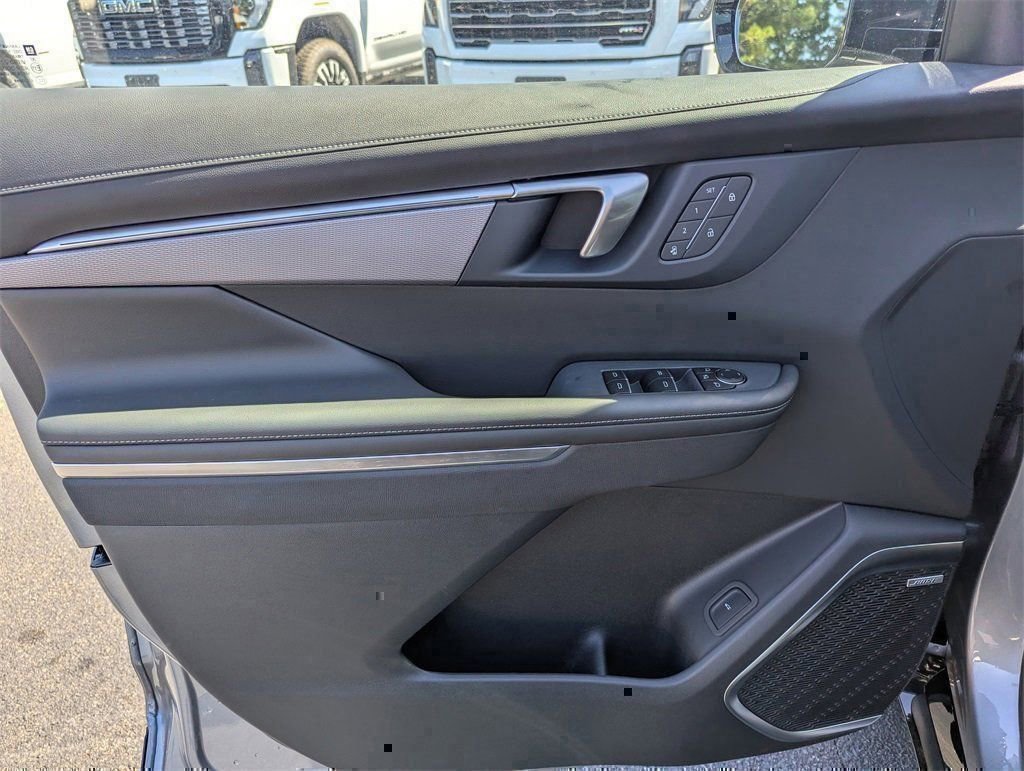 New 2026 Buick Enclave Sport Touring w/ Power Package FWD image 13