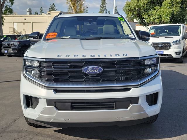 Certified 2025 Ford Expedition Platinum w/ Platinum Ultimate Package image 27