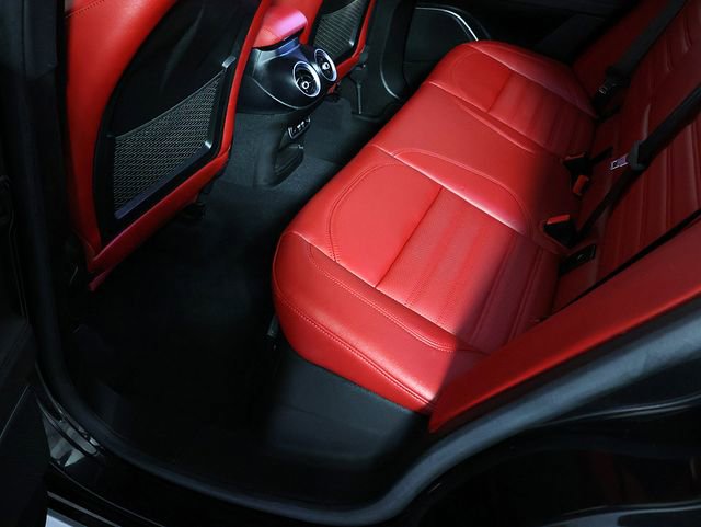 Used 2023 Alfa Romeo Stelvio Veloce AWD/4WD image 29