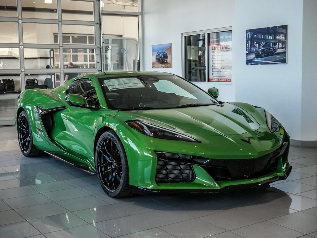 New 2027 Chevrolet Corvette Grand Sport w/ Z52 Sport Performance Package RWD image 1
