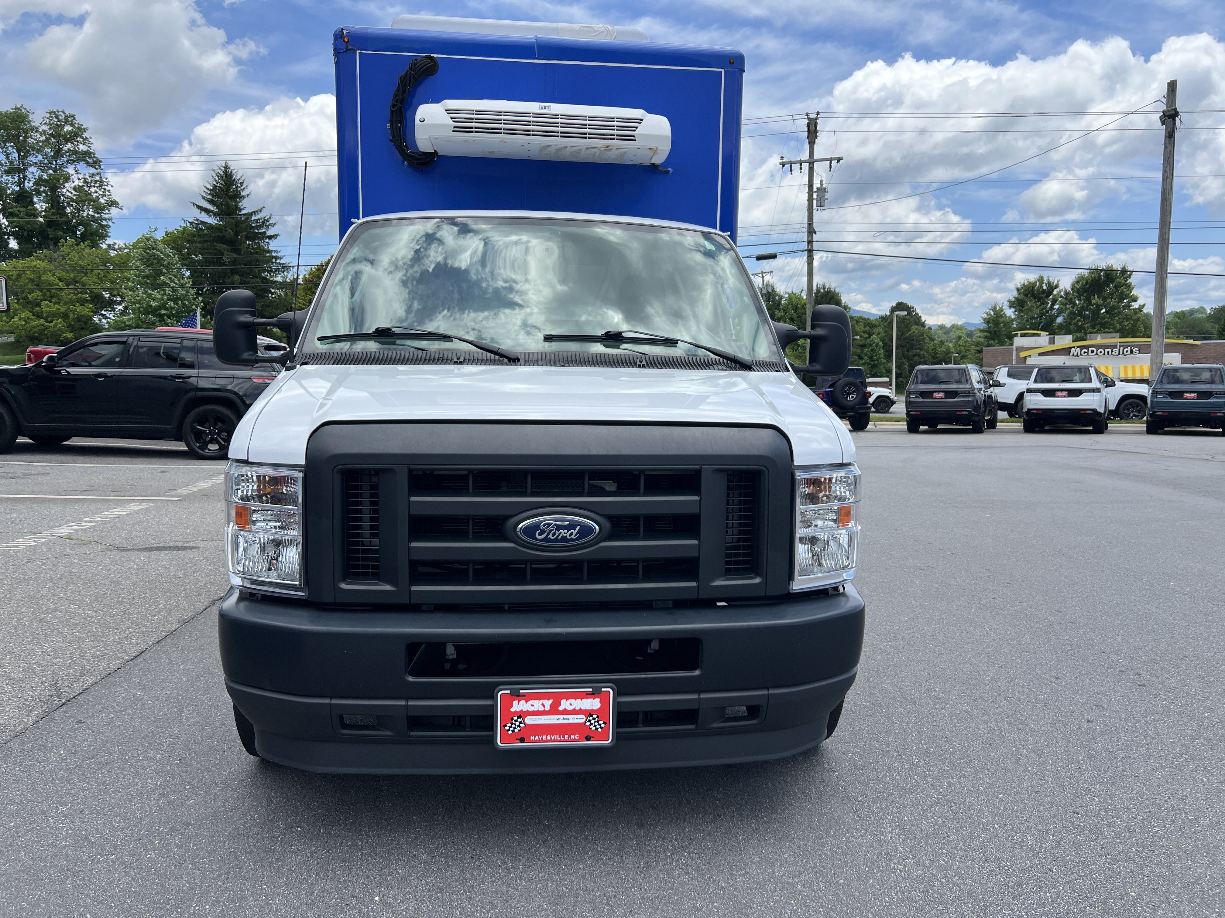 Used 2023 Ford E-350 and Econoline 350 Super Duty w/ Power Windows & Locks Group RWD image 5