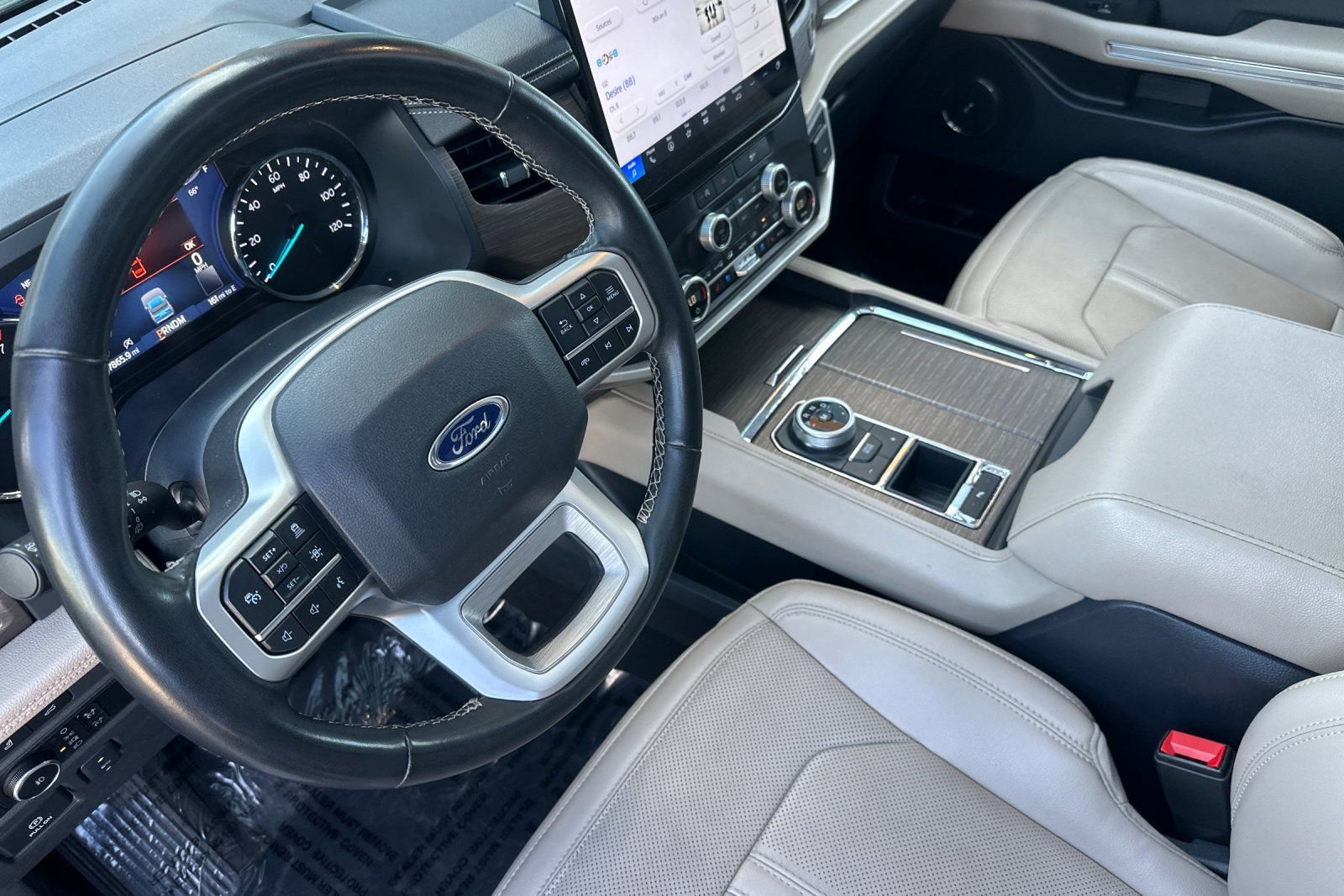 Used 2024 Ford Expedition Limited image 11