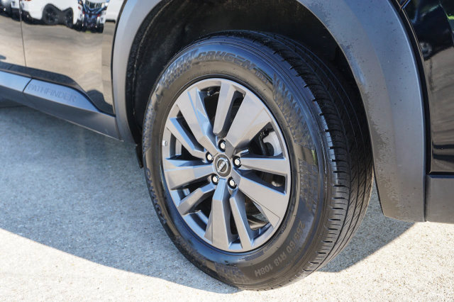 Used 2024 Nissan Pathfinder SV AWD/4WD image 10