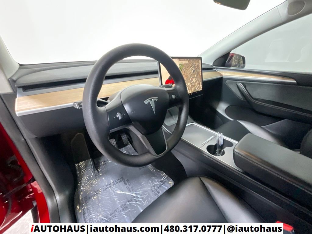 Used 2024 Tesla Model Y Long Range AWD/4WD image 13