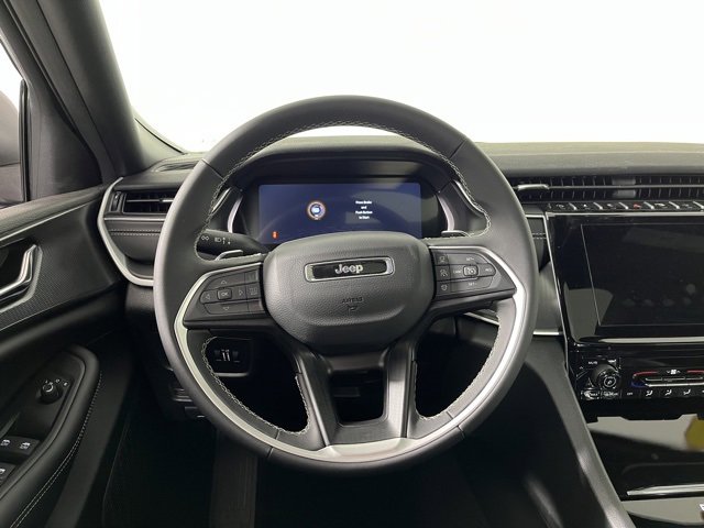 Used 2025 Jeep Grand Cherokee L Laredo image 20