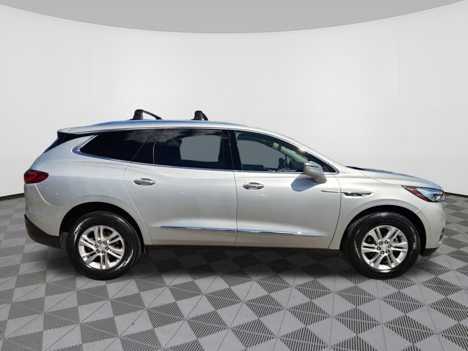 Used 2018 Buick Enclave Essence FWD image 6