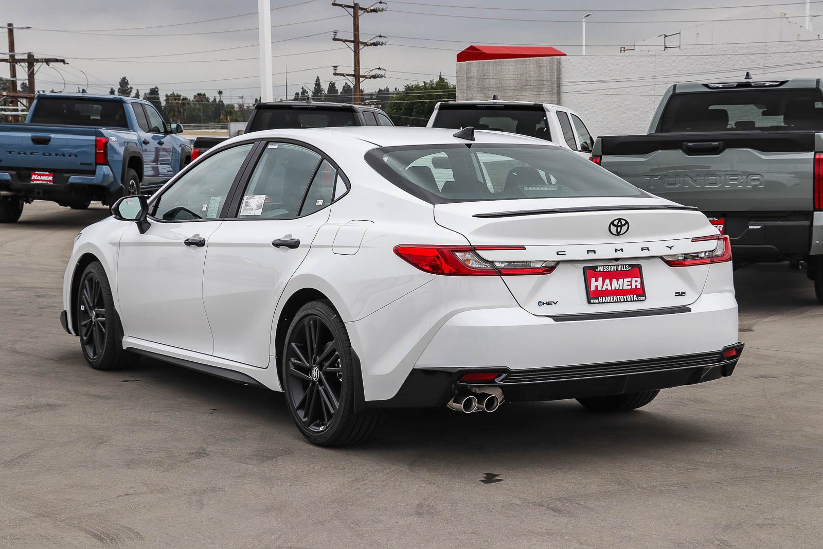 New 2026 Toyota Camry Hybrid FWD image 5