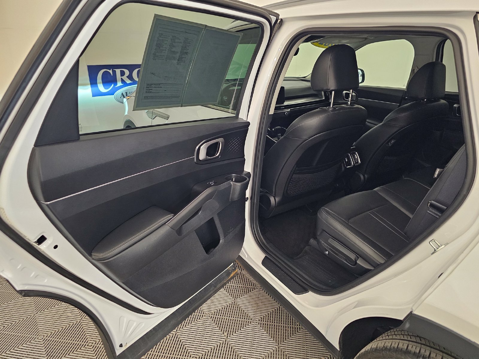 Used 2024 Kia Sorento S w/ Panoramic Sunroof Package FWD image 23