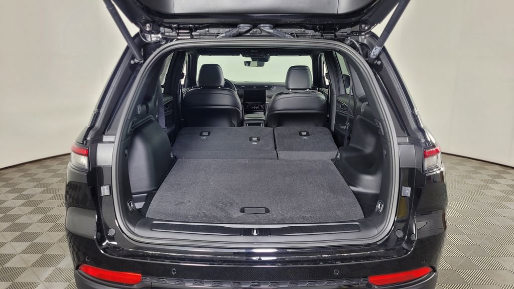 New 2025 Jeep Grand Cherokee Limited w/ Black Appearance Package image 11