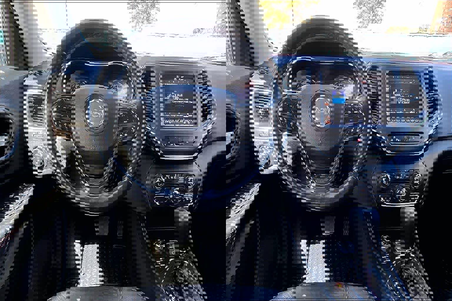 Used 2021 Jeep Cherokee Trailhawk w/ Technology Group image 6