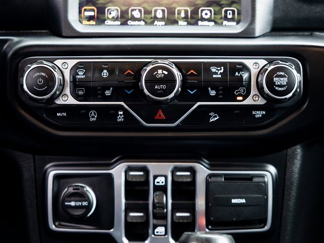 Used 2020 Jeep Wrangler Unlimited Sahara image 20