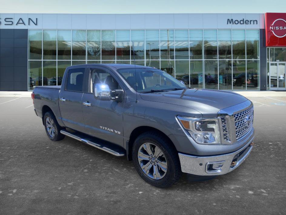 Used 2018 Nissan Titan SL w/ Chrome Package image 3
