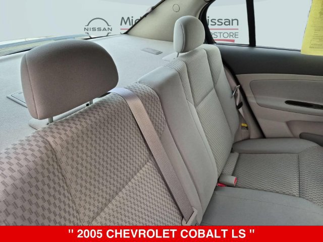 Used 2005 Chevrolet Cobalt LS FWD image 30