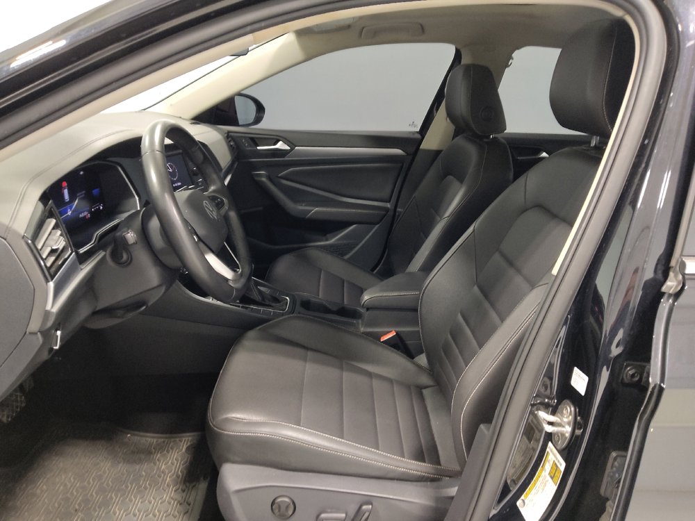 Used 2024 Volkswagen Jetta SE image 17